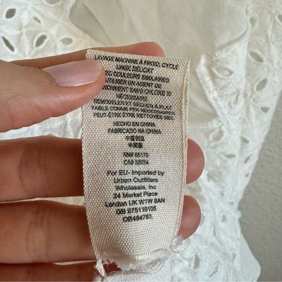 Free People Women's Large White Tank Top Crochet Lace Boho Sheer Casual Dainty - Picture 7 of 9